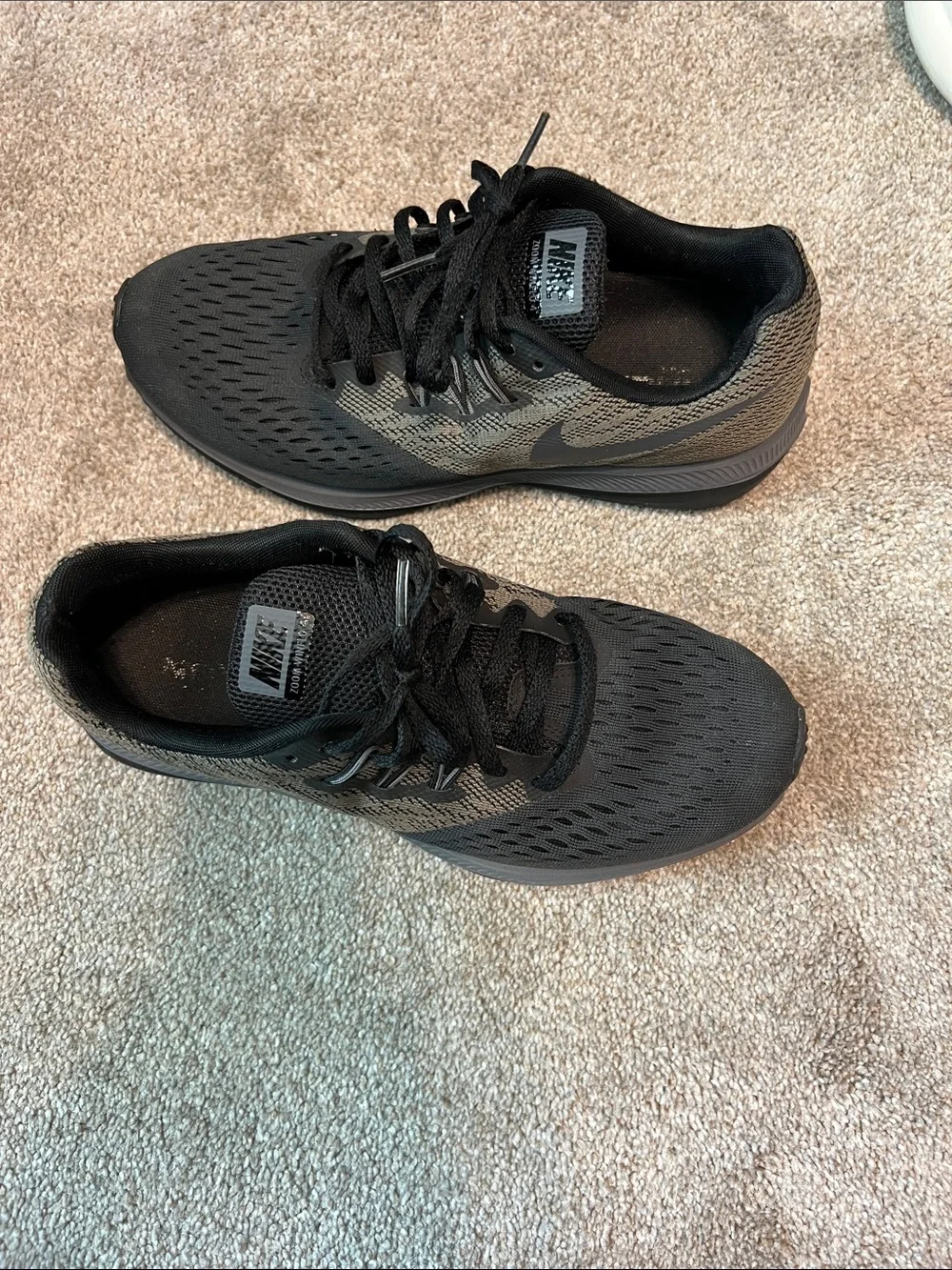 Nike Women’s Black and Gray Mesh Running Sneakers